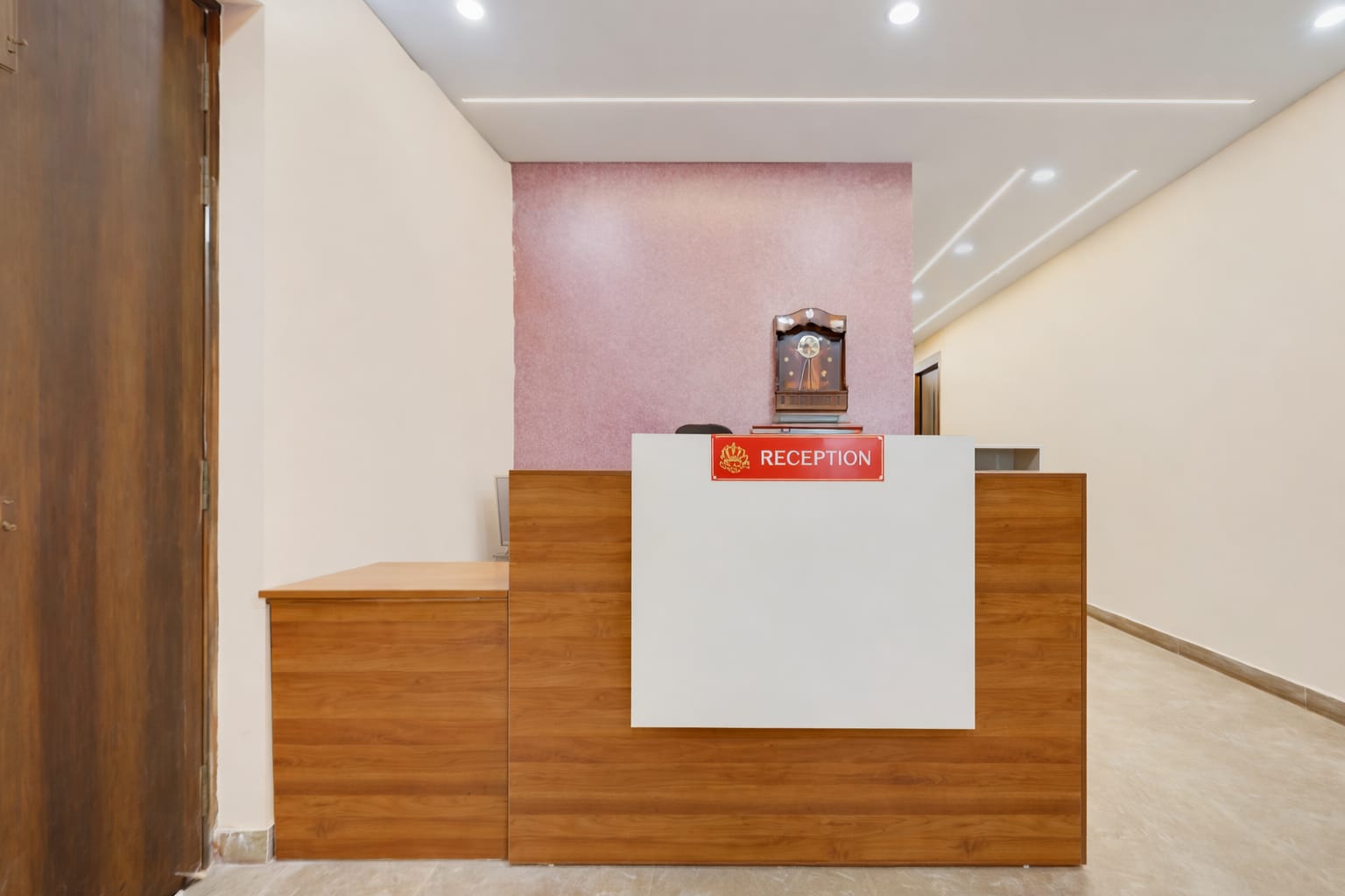 Reception desk